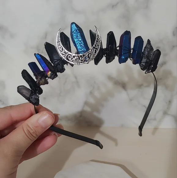 Crystal Moon Tiara - Picture 8 of 9